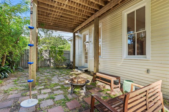 3625 Avenue O, Galveston, TX 77550