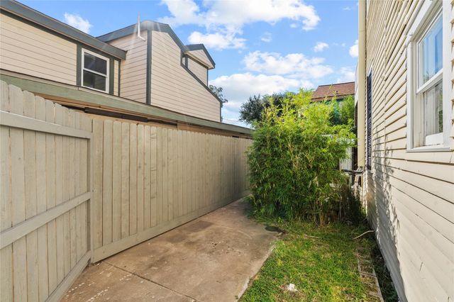 3625 Avenue O, Galveston, TX 77550