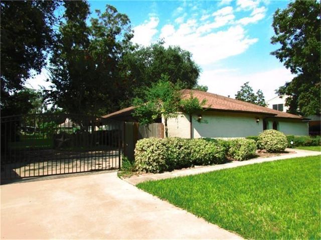 2212 S Belmont Drive, Richmond, TX 77469