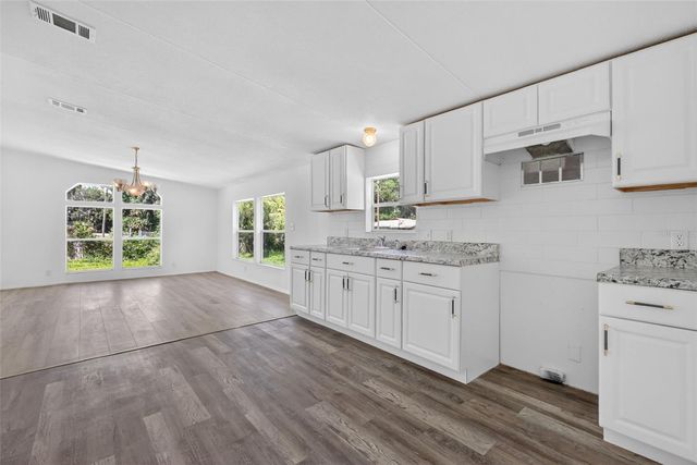 2630 COUNTY ROAD 426C, Lake Panasoffkee, FL 33538