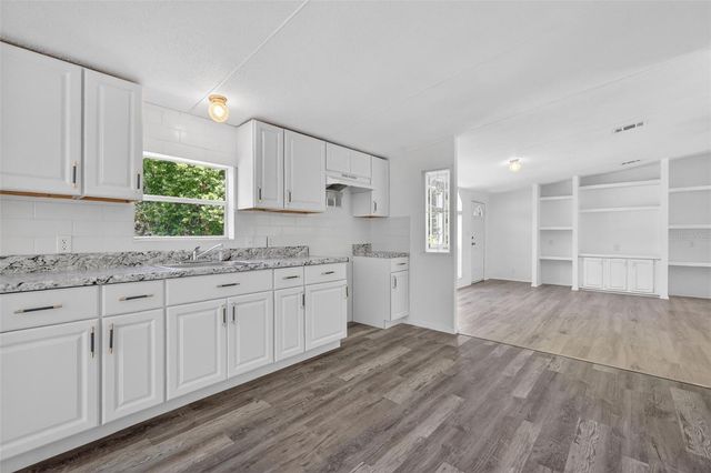 2630 COUNTY ROAD 426C, Lake Panasoffkee, FL 33538