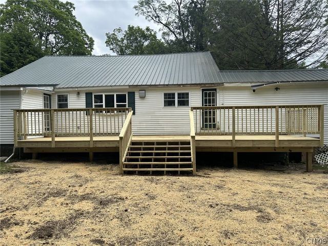 85 Center Street, Constantia, NY 13042