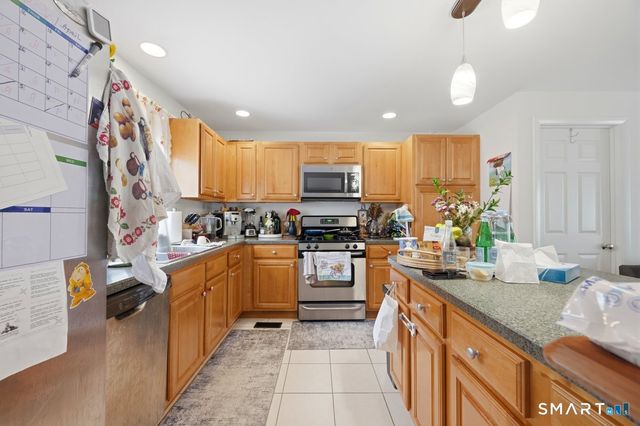 27 Parkwoods Drive 27, Norwich, CT 06360