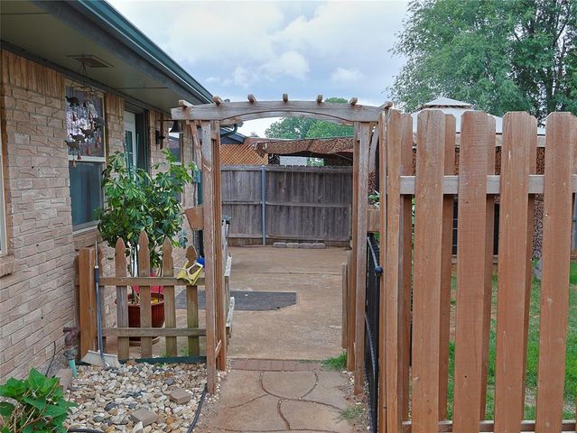 753 W Shepherd Drive, Mustang, OK 73064