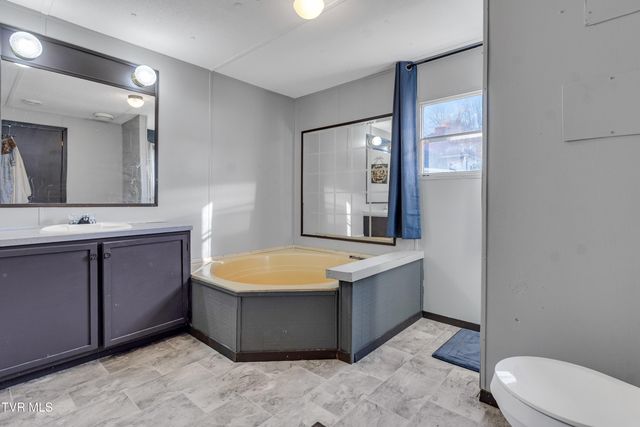 607 Northeast Spring Avenue, Wise, VA 24293