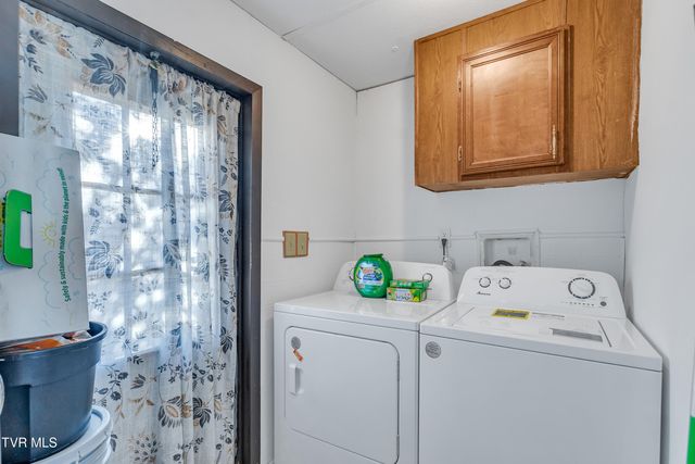 607 Northeast Spring Avenue, Wise, VA 24293