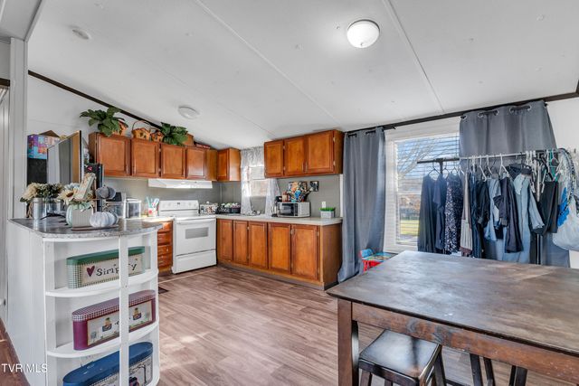 607 Northeast Spring Avenue, Wise, VA 24293