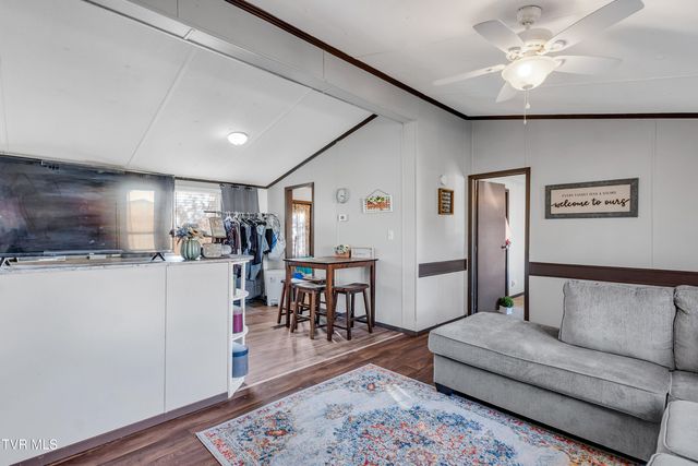 607 Northeast Spring Avenue, Wise, VA 24293