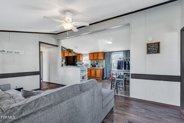 607 Northeast Spring Avenue, Wise, VA 24293