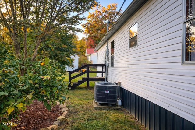 607 Northeast Spring Avenue, Wise, VA 24293