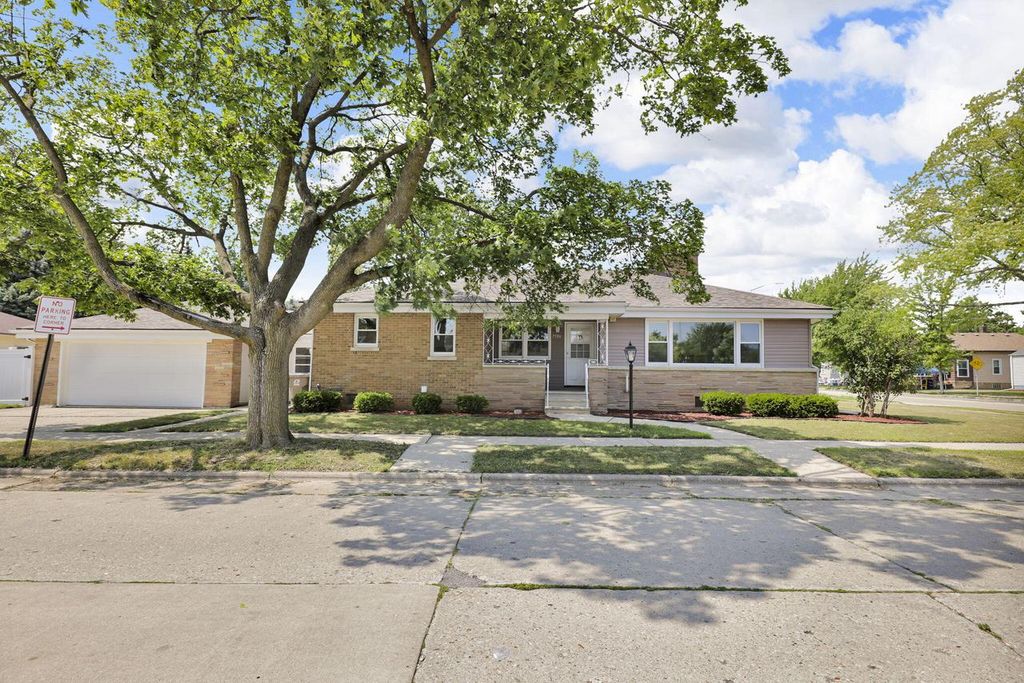 7506 33rd AVENUE, Kenosha, WI 53142