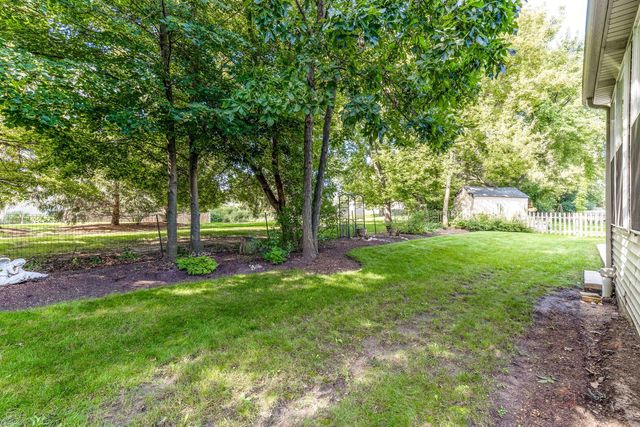 306 Greenview Lane, Lake Villa, IL 60046