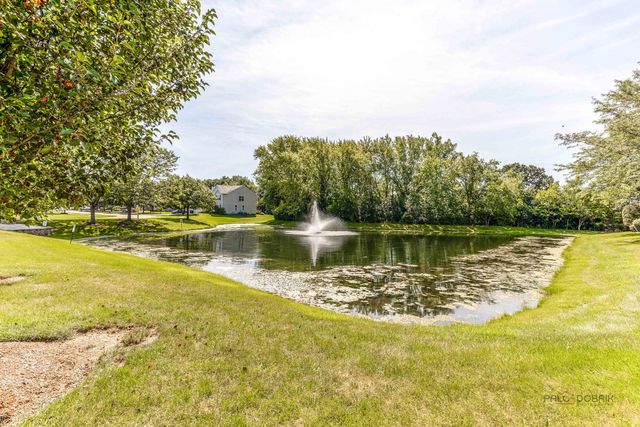 306 Greenview Lane, Lake Villa, IL 60046