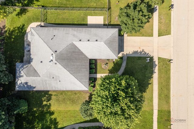 306 Greenview Lane, Lake Villa, IL 60046