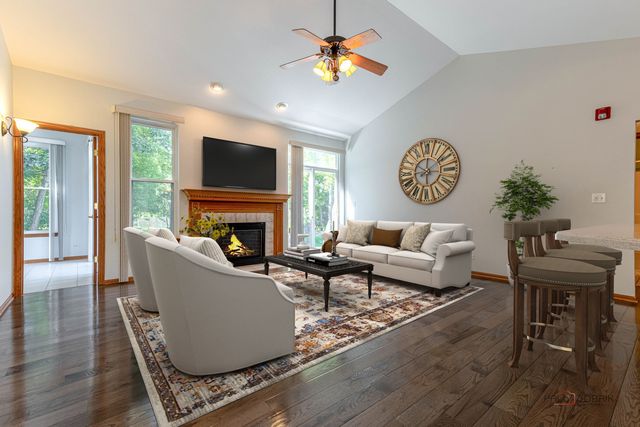 306 Greenview Lane, Lake Villa, IL 60046