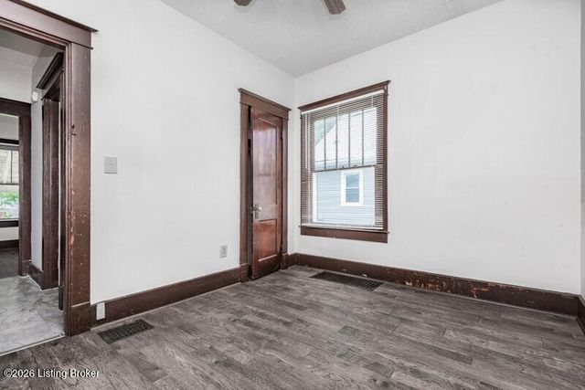 122 S 42nd St, Louisville, KY 40212