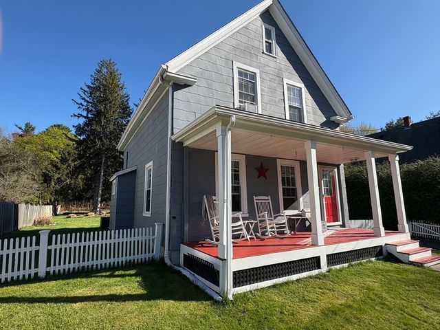 9 Ray Ave, Bellingham, MA 02019