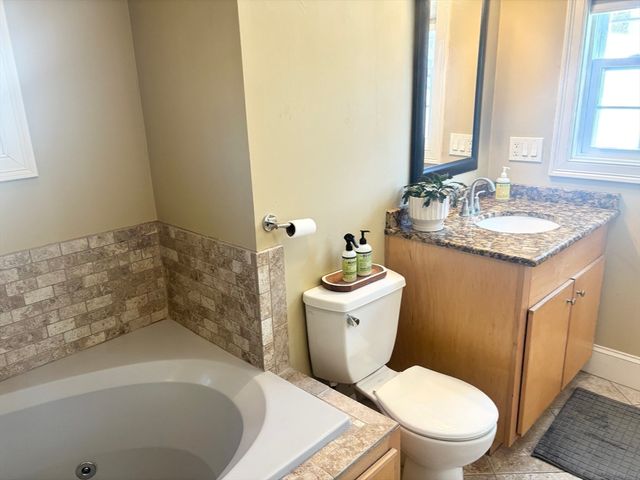 9 Ray Ave, Bellingham, MA 02019