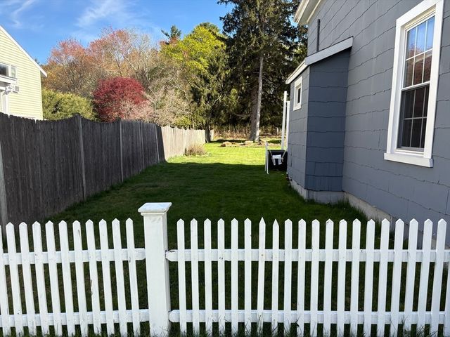 9 Ray Ave, Bellingham, MA 02019