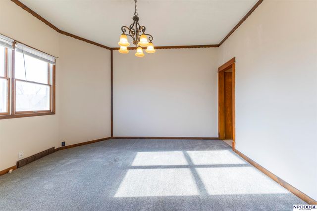 3224 S 32nd Avenue, Omaha, NE 68105