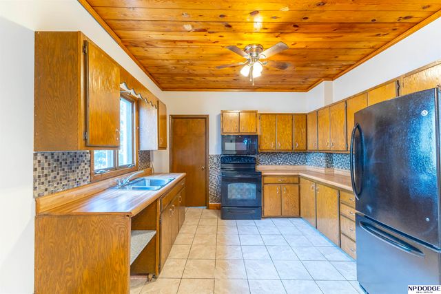 3224 S 32nd Avenue, Omaha, NE 68105