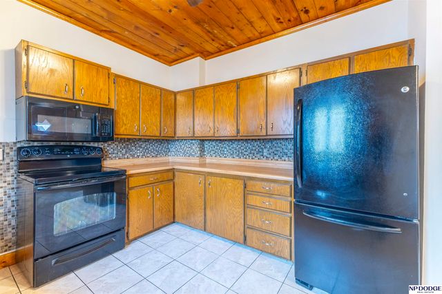 3224 S 32nd Avenue, Omaha, NE 68105