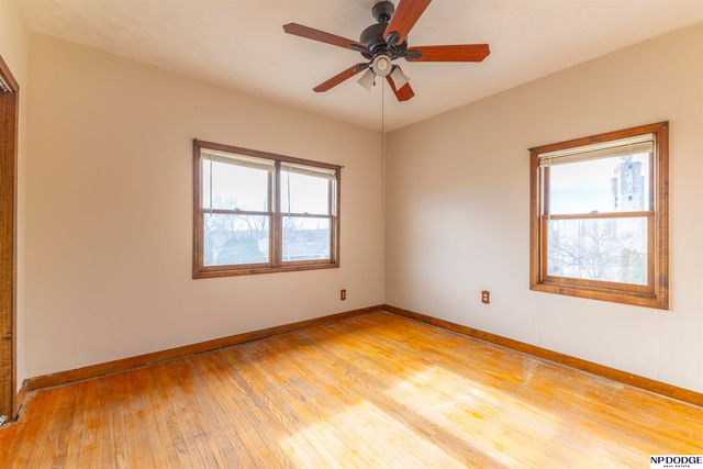 3224 S 32nd Avenue, Omaha, NE 68105