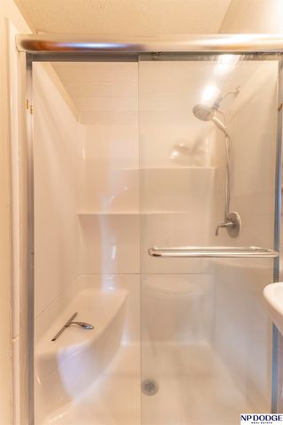 3224 S 32nd Avenue, Omaha, NE 68105