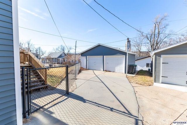 3224 S 32nd Avenue, Omaha, NE 68105