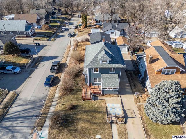 3224 S 32nd Avenue, Omaha, NE 68105