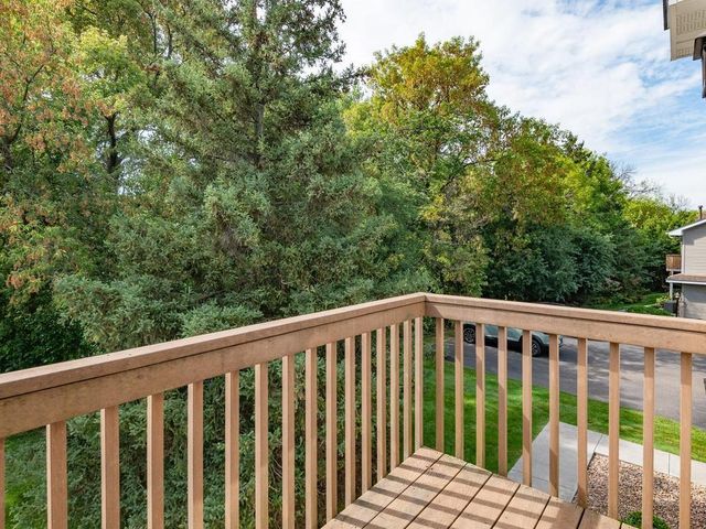 7555 Wedgewood Way N, Maple Grove, MN 55311
