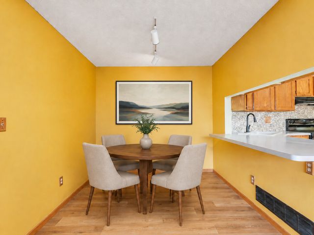 7555 Wedgewood Way N, Maple Grove, MN 55311