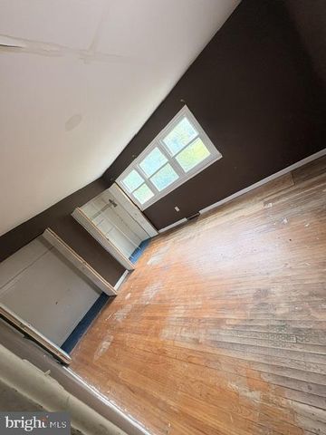 70 OAKMONT DR, New Castle De, DE 19730