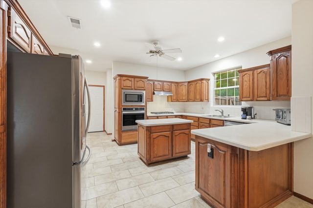 1424 Oakwood Court, Flower Mound, TX 75028