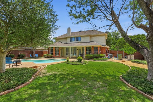 1424 Oakwood Court, Flower Mound, TX 75028