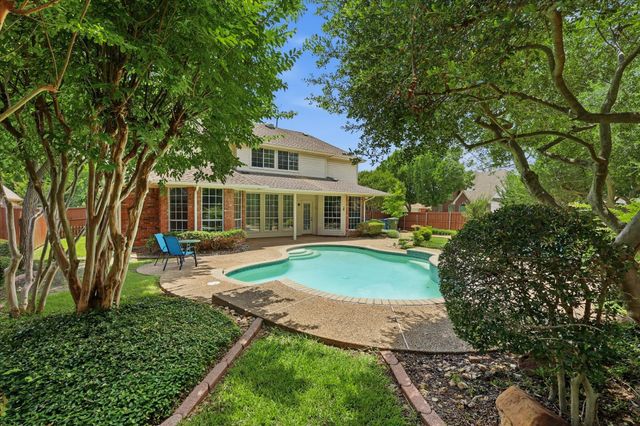 1424 Oakwood Court, Flower Mound, TX 75028