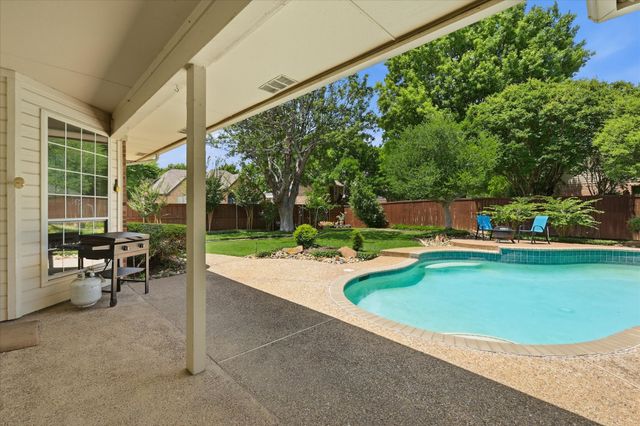 1424 Oakwood Court, Flower Mound, TX 75028
