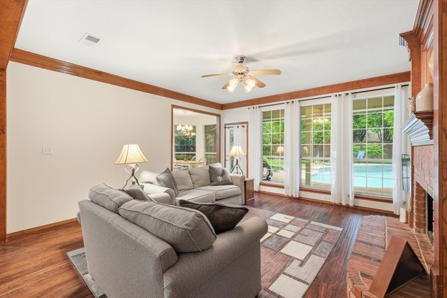 1424 Oakwood Court, Flower Mound, TX 75028