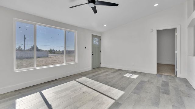 679 Meadow Lake Road, Los Lunas, NM 87031