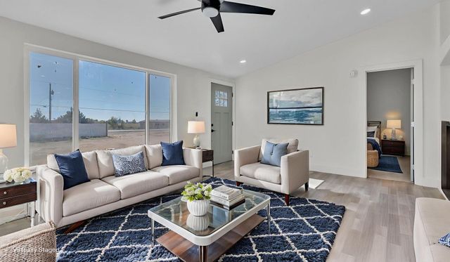 679 Meadow Lake Road, Los Lunas, NM 87031