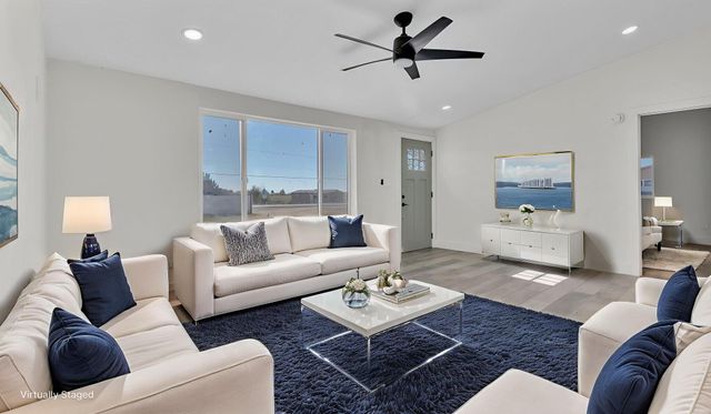 679 Meadow Lake Road, Los Lunas, NM 87031