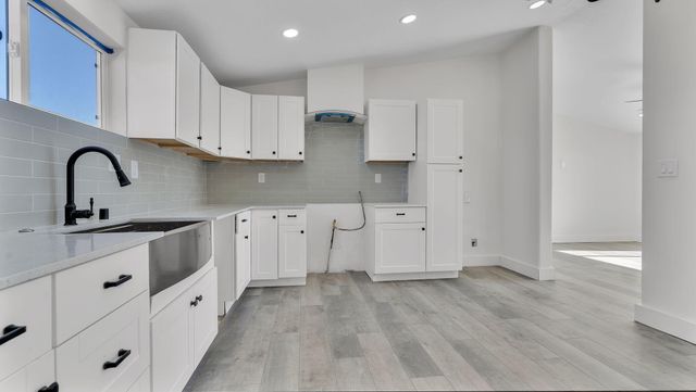 679 Meadow Lake Road, Los Lunas, NM 87031