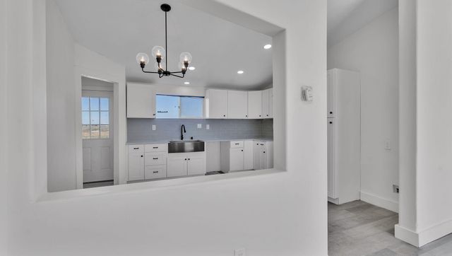 679 Meadow Lake Road, Los Lunas, NM 87031