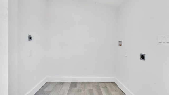 679 Meadow Lake Road, Los Lunas, NM 87031