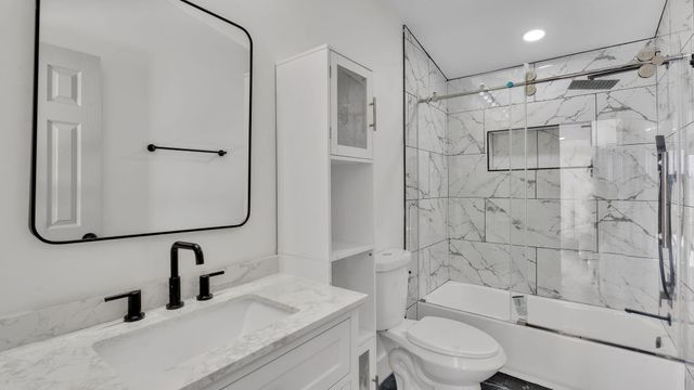 679 Meadow Lake Road, Los Lunas, NM 87031