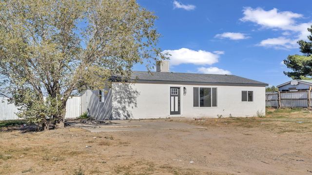 679 Meadow Lake Road, Los Lunas, NM 87031