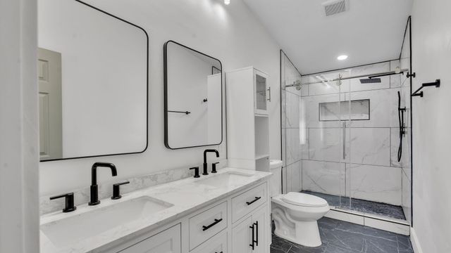 679 Meadow Lake Road, Los Lunas, NM 87031