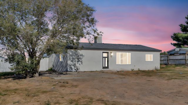 679 Meadow Lake Road, Los Lunas, NM 87031