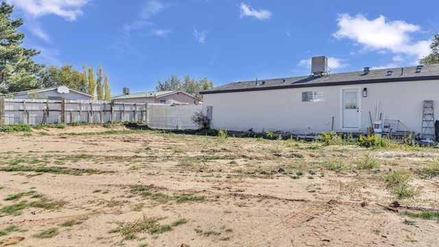 679 Meadow Lake Road, Los Lunas, NM 87031