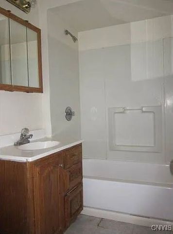 129 7th North Street, Syracuse, NY 13208